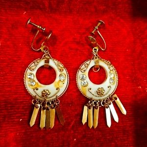 Vintage 1940s Screw back earrings